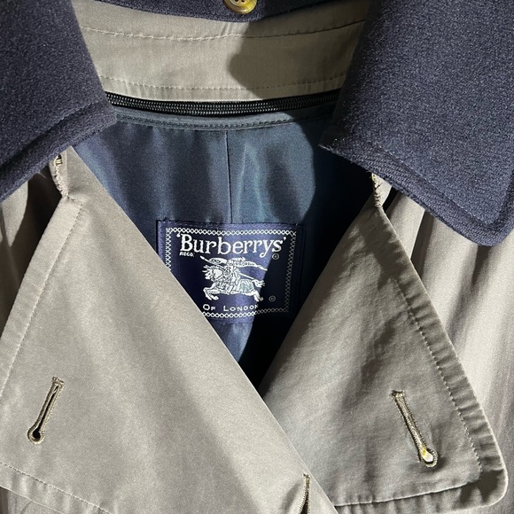 BURBERRY $500! Double-Breasted Trench Coat with Removable Wool Lining EUC - Picture 16 of 16